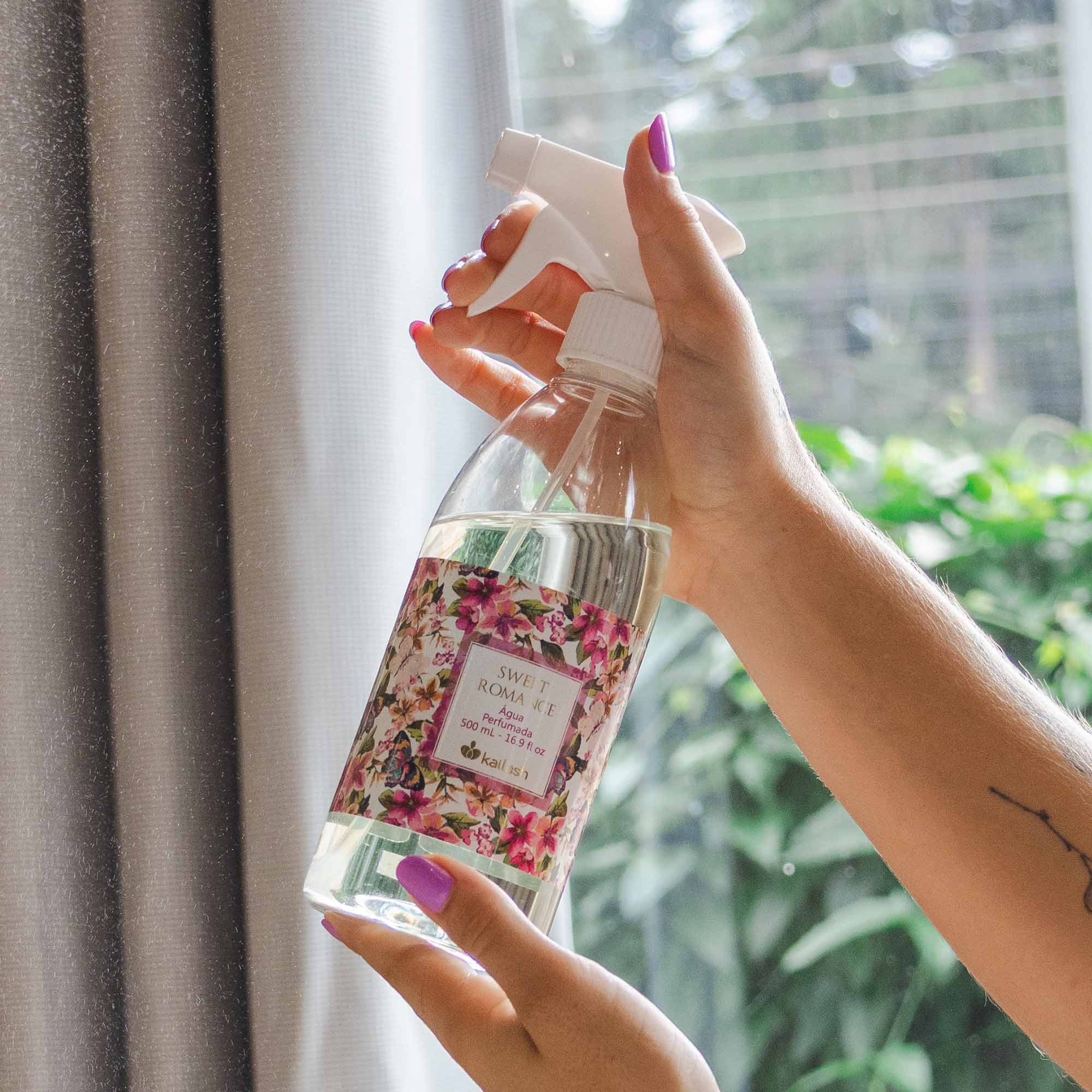 ÁGUA PERFUMADA PARA TECIDOS - SWEET ROMAN...